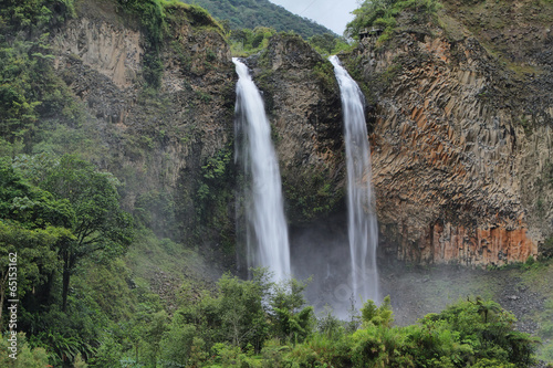 Manto de la novia (bridal veil) waterfall photo