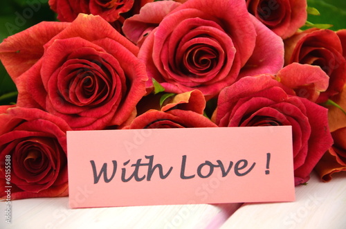 życzenia miłości na tle przepięknych róż