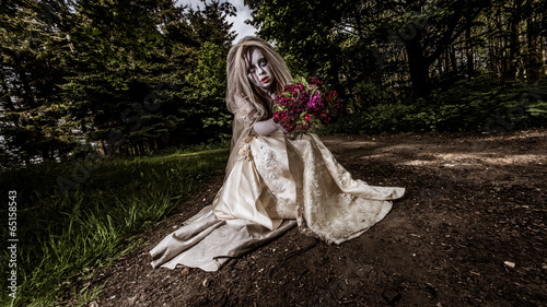 Foto zOMbie bride