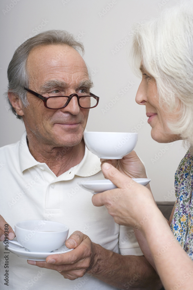 Ältere Paare,die Kaffee trinken,Portrait Ältere Paare,die Kaffee trinken,Portrait