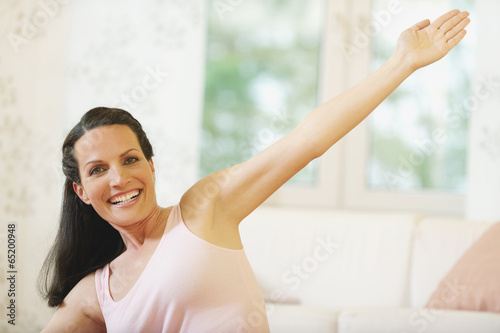 Frau macht Yoga-Übung,fit,Porträt Free Download Frau macht Yoga-Übung,fit,Porträt - GFXLoad