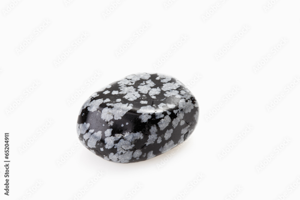 Snowflake Obsidian Edelstein,Edelsteine,Stein auf weißem Hintergrund Snowflake Obsidian Edelstein,Edelsteine,Stein auf weißem Hintergrund