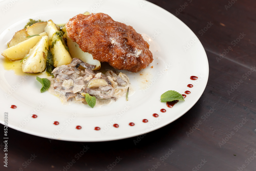 cutlet with potatoes cutlet with potatoes
