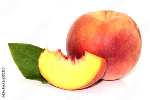 Nektarine Isoliert