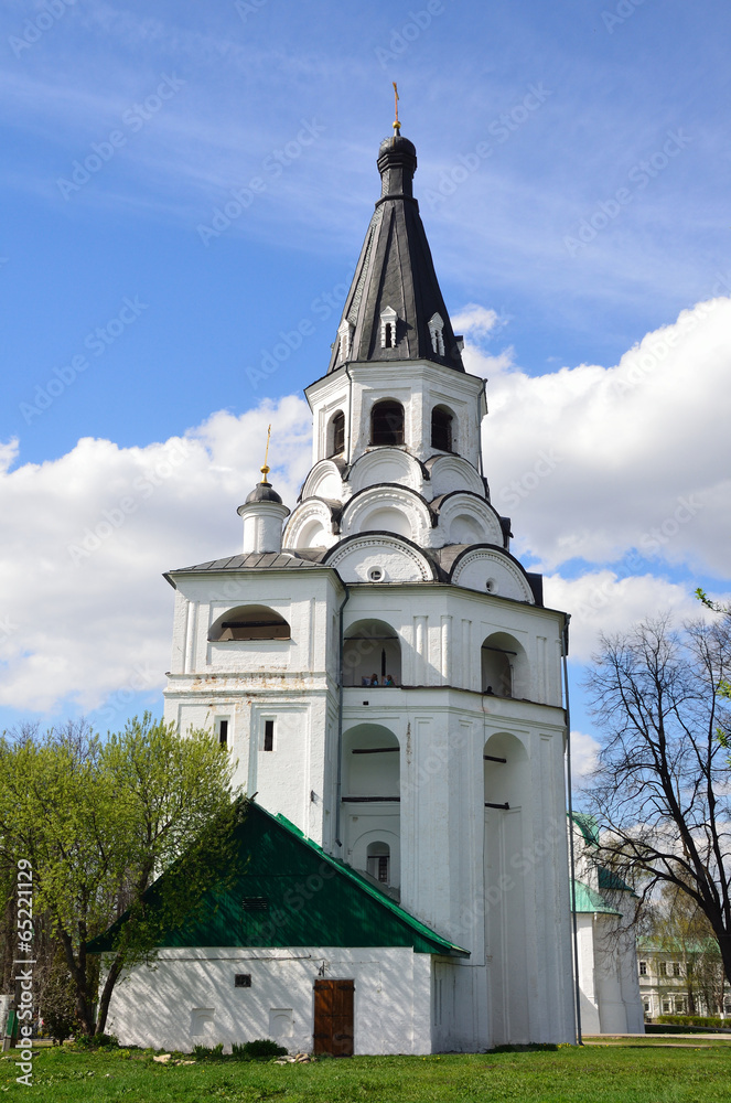 Распятская церковь-колокольня в Александровской слободе