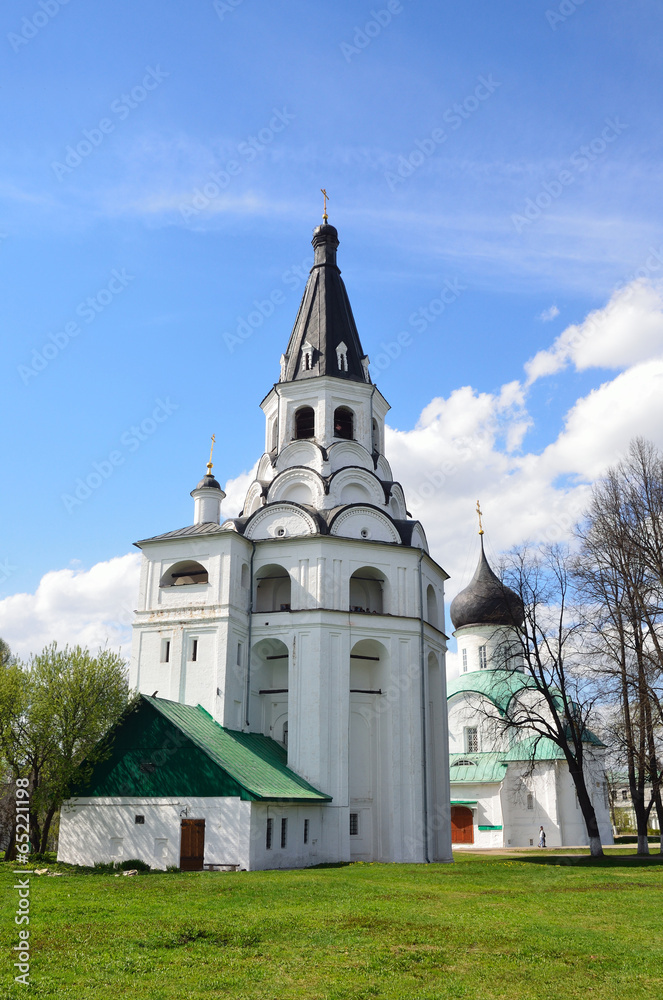 Распятская церковь-колокольня в Александровской слободе