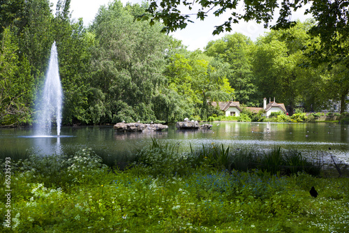 St James park, nature island in the middle of busy London