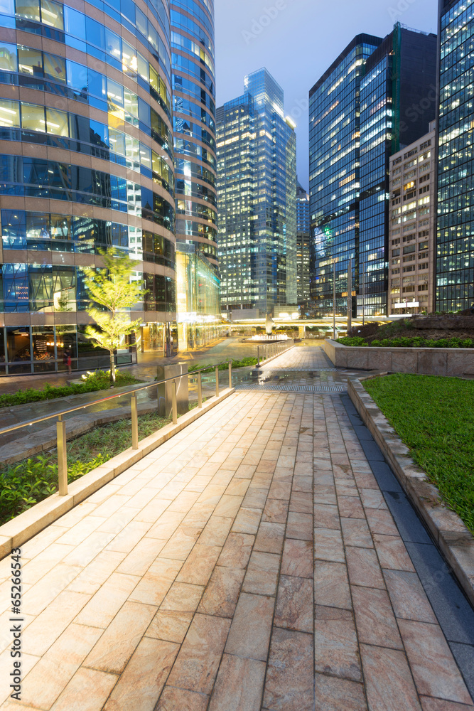 Obraz premium The pathway to modern building in Hong Kong