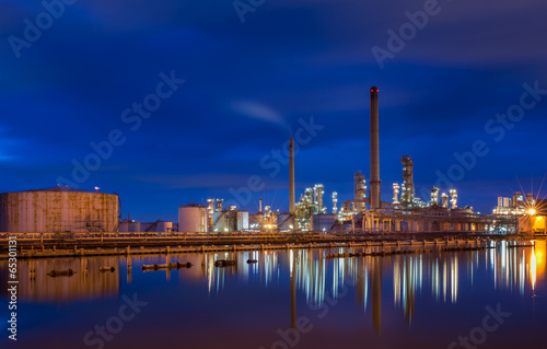 Oil refinery © anekoho