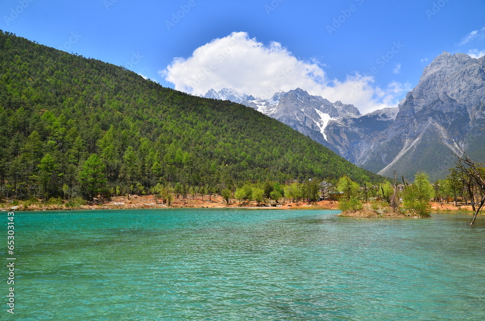 The Lake of Alpine Mountain
