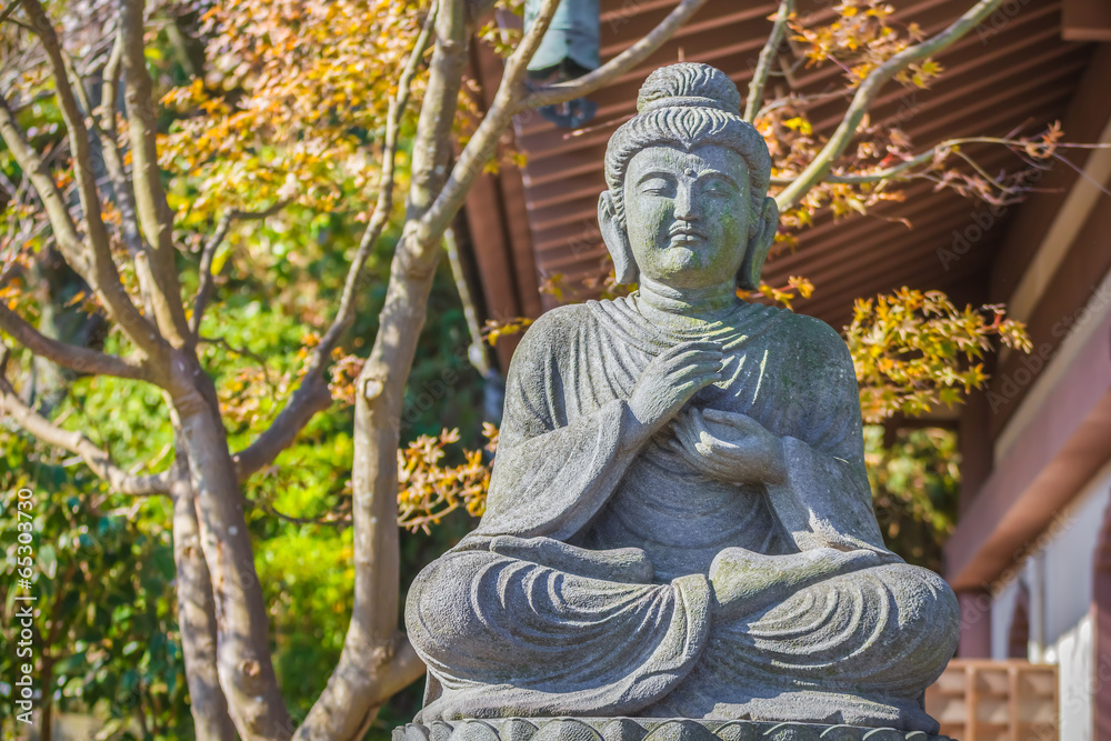 Buddha  with the four Guardians at Hasedera Temple in Kamakura