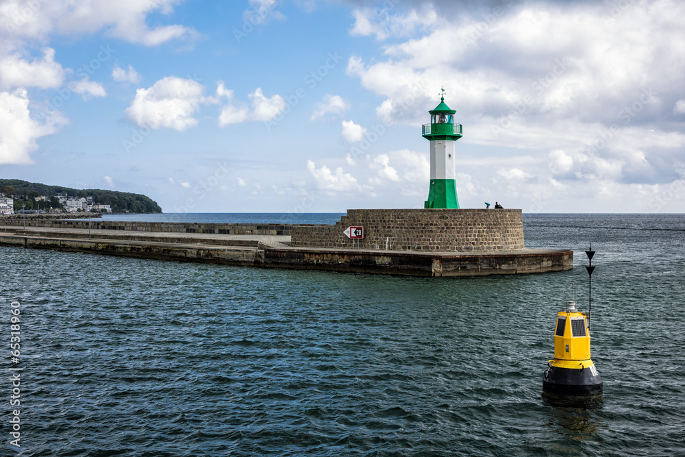 Fototapeta premium Die Mole in Saßnitz auf der Insel Rügen.