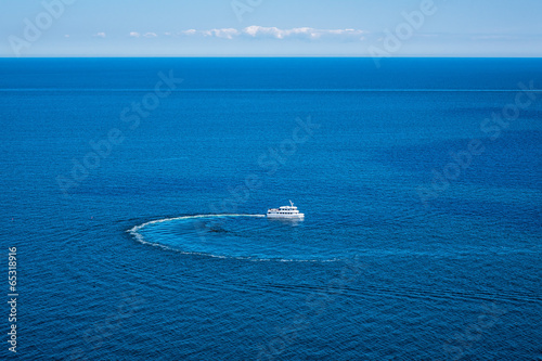 Ein Ausflugsschiff auf der Ostsee.