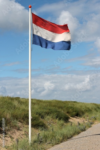 niederländische Flagge im Wind