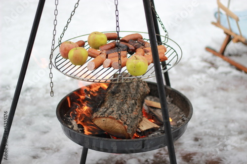 Obraz na płótnie grill on snow w salonie