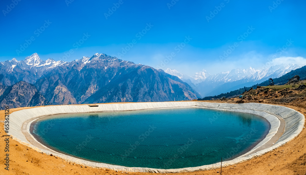 Obraz premium Himalayan artificial lake
