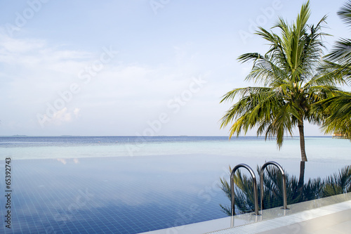 Amazing infinity pool in Maldives photo