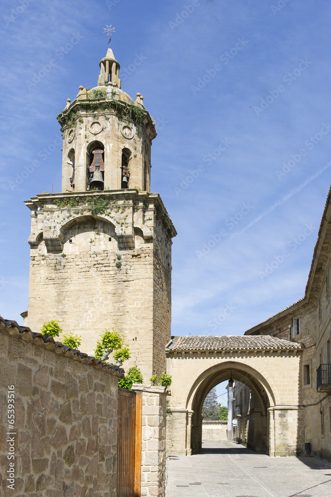 Obraz premium Church of the Crucifix. Puente la Reina, Navarra. Spain.