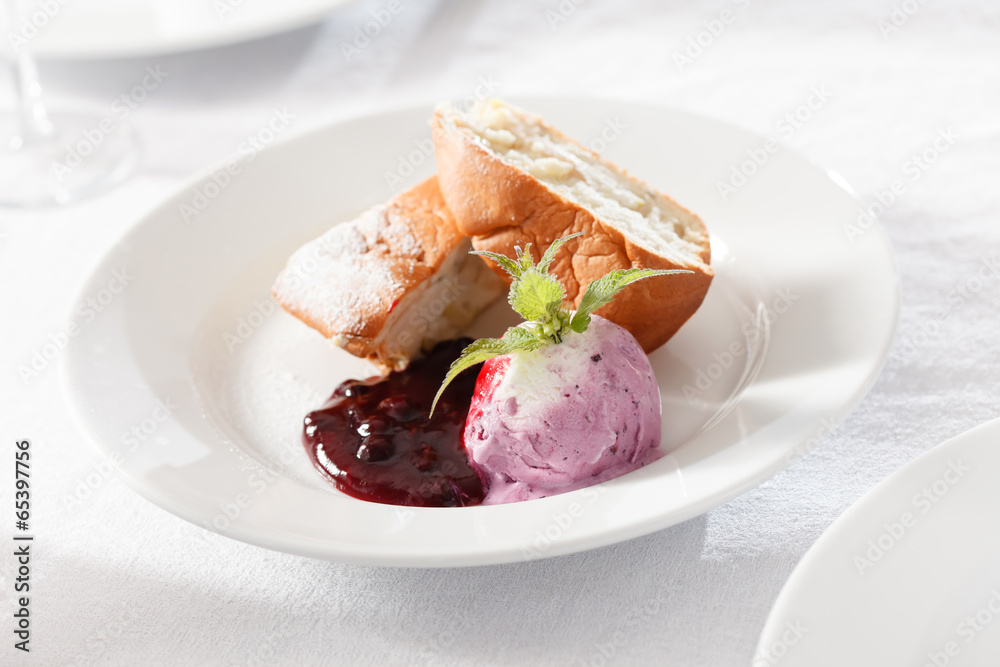 apple cake with ice cream apple cake with ice cream