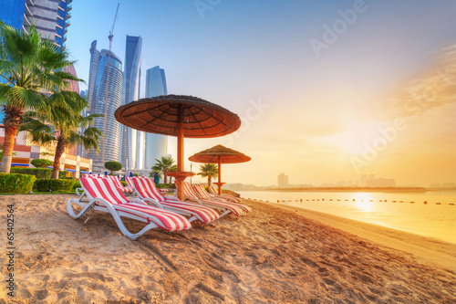 Fototapeta Naklejka Na Ścianę i Meble -  Sunrise on the beach at Perian Gulf in Abu Dhabi