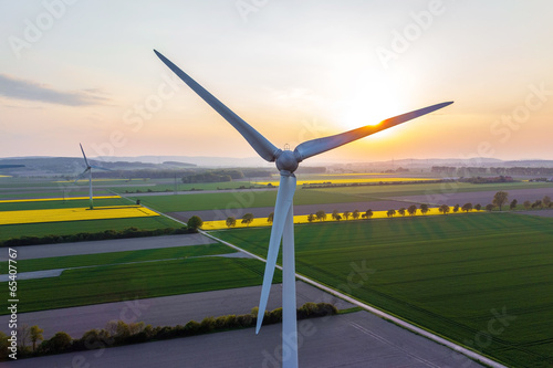 Windenergie und Sonnenenergie