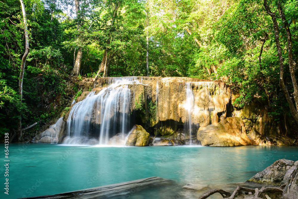 Fototapeta premium Waterfall beautiful (erawan waterfall) in kanchanaburi province