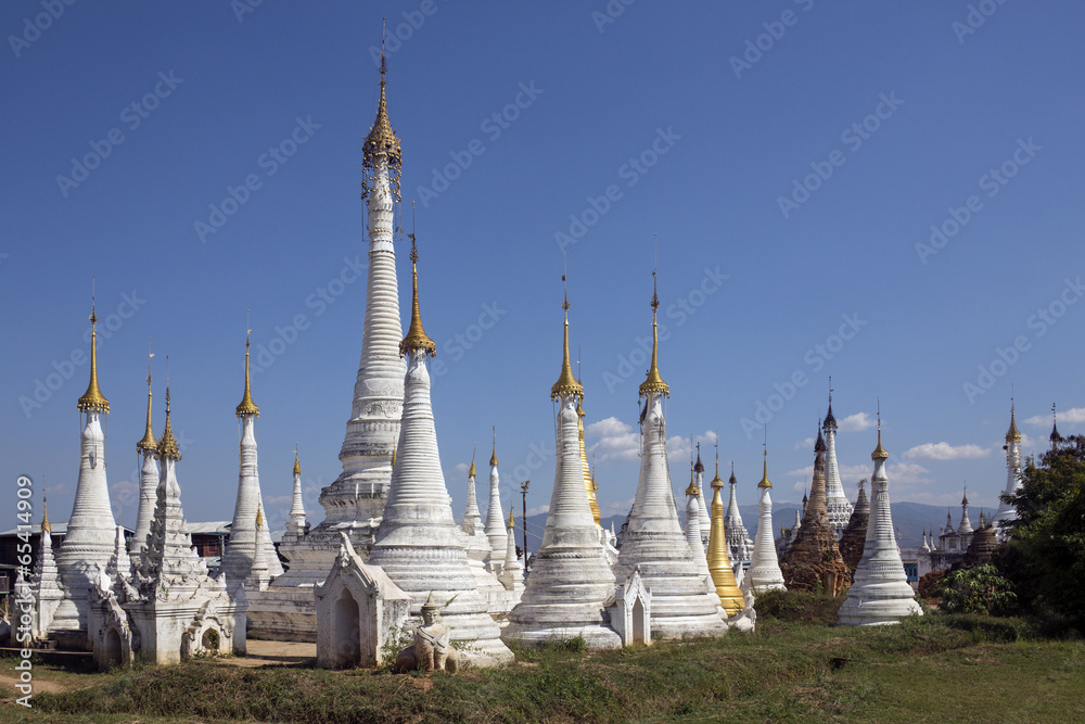 Fototapeta premium Ywama Paya - Inle Lake - Shan State - Myanmar
