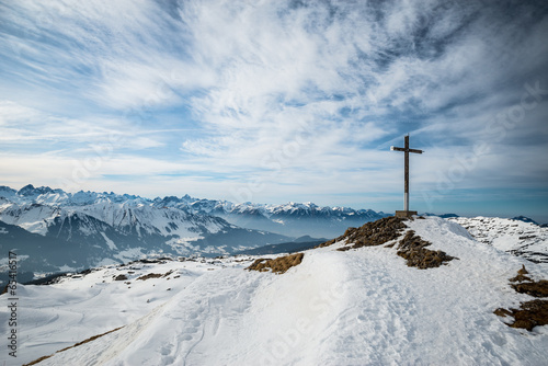 Ifen - Gipfelkreuz am Hahnenköpfle im Winter