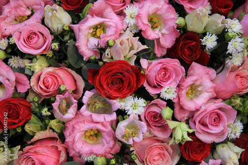 Red, pink and white wedding arrangement