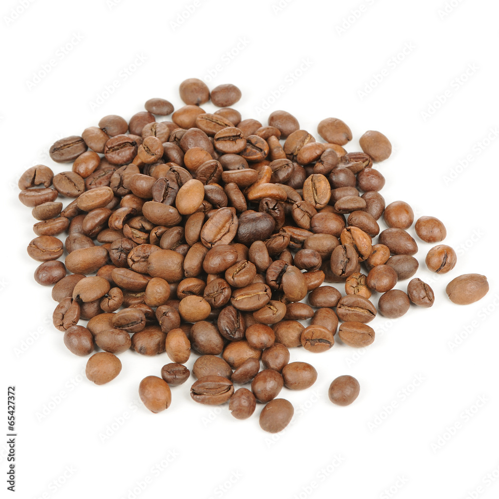 Naklejka premium Arabica Coffee Beans Isolated on White Background