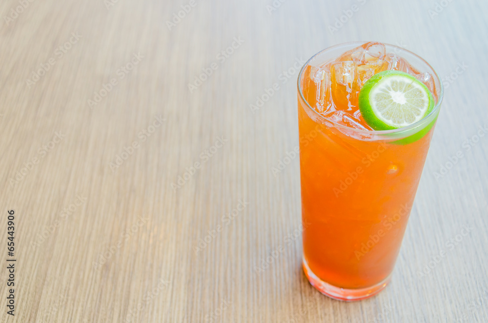 Fototapeta premium iced lemon tea