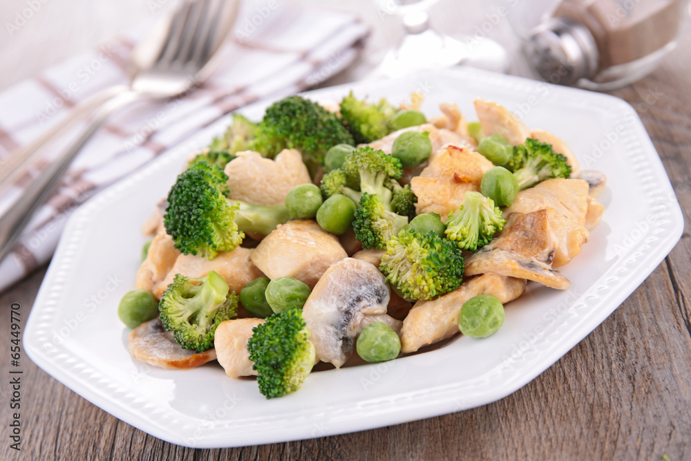 chicken with broccoli,pea and mushroom chicken with broccoli,pea and mushroom
