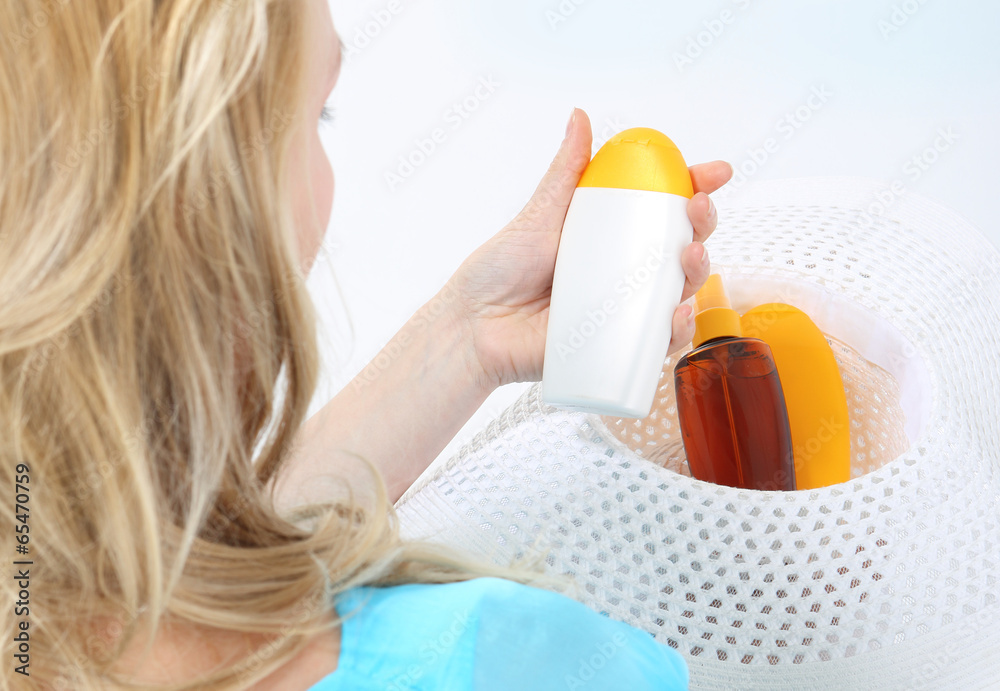 Fototapeta premium Kosmetyki do opalania