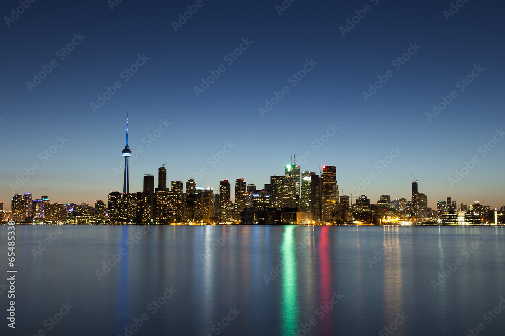 Fototapeta premium Toronto Cityscape at Dusk