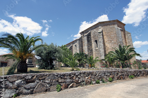 Iglesia parroquial de San Andrés, Guijo de Granadilla, España photo