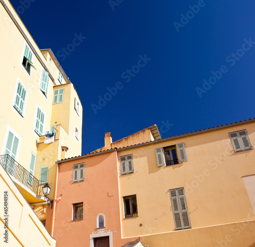 yellow building in Menton