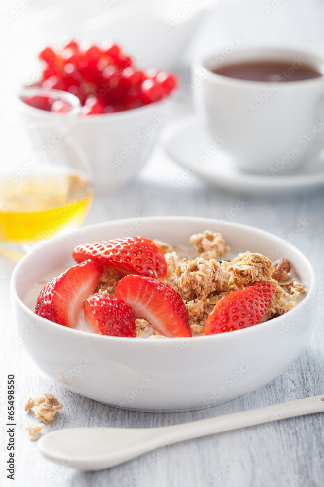healthy breakfast with granola and strawberry healthy breakfast with granola and strawberry