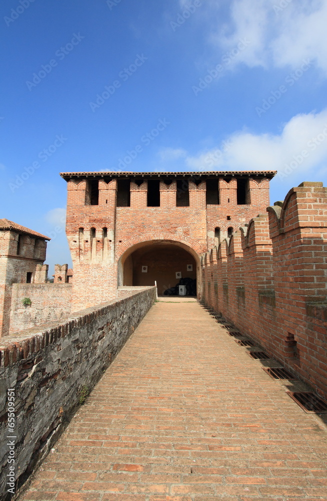 Soncino castle wall
