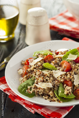 Healthy Vegetarian Quinoa Salad