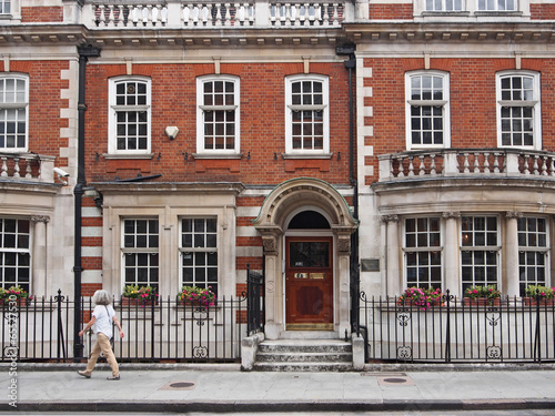 London townhouses with medical clinics