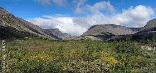 Valley along the Pachvumchorr range in Khibiny Mountains photo