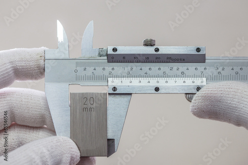 Calibration VERNIER with gage block