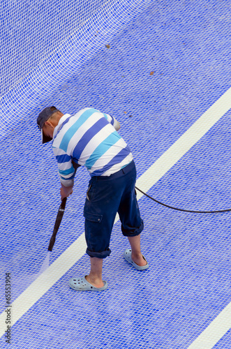 Pool ground cleaning photo