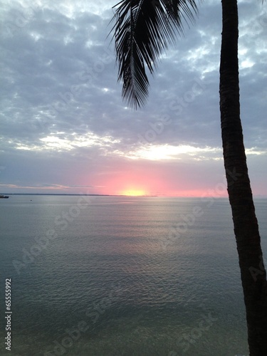 gabon coucher de soleil sur l'estuaire de libreville photo