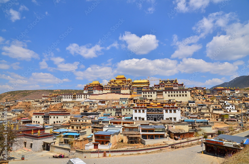 Zongsanlin - Tibet Monastery in Yunnan, China