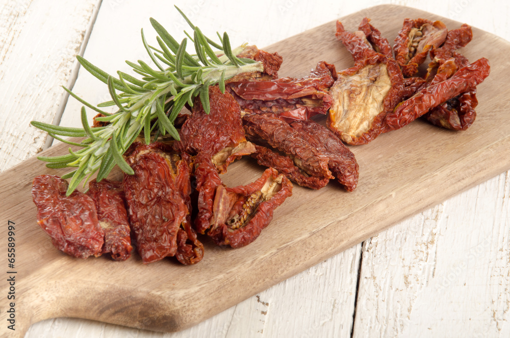 sun dried tomatoes with rosemary sun dried tomatoes with rosemary