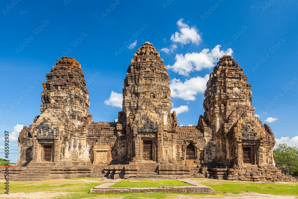 Phra Prang Sam Yot in Lop Buri Phra Prang Sam Yot in Lop Buri