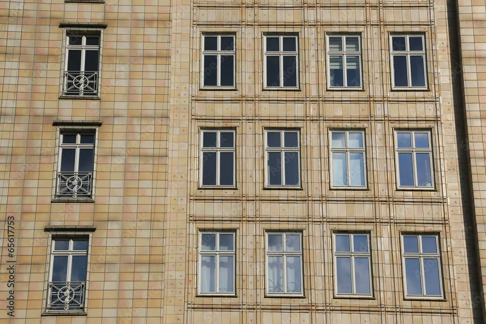 Hochhausfassade stalinistischer Stil