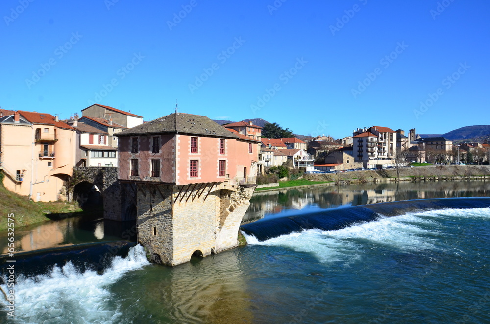 Obraz premium Pont vieux et vieux Moulin, Millau 