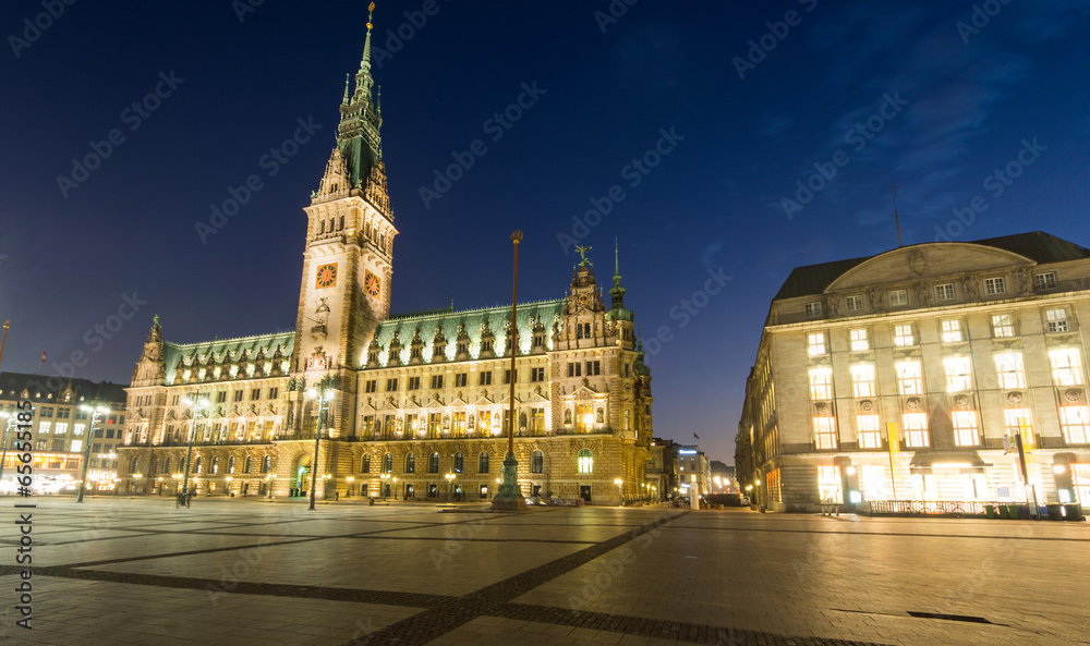 Nightfall over Hamburgs townhall